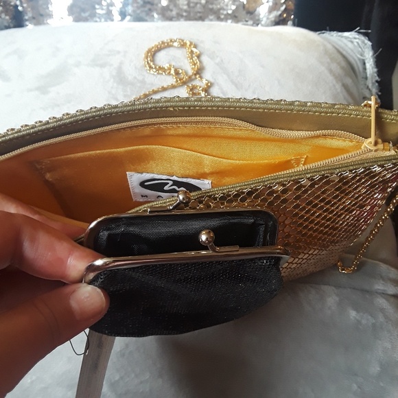 Gold colored sequins club or dinning purse W/CP - Picture 5 of 5